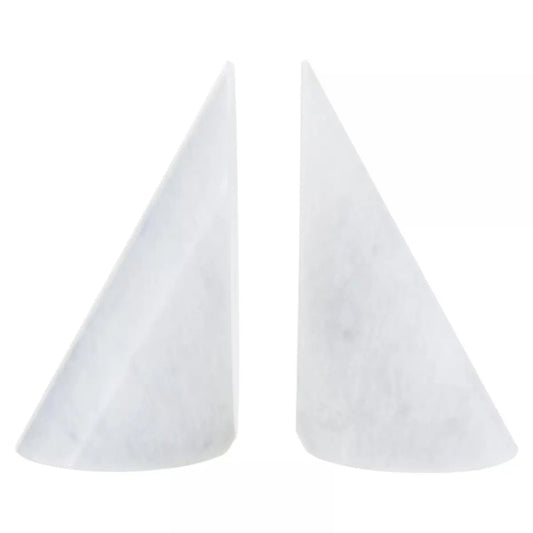 The Sienna set of two white marble bookends feature subtle grey veining, creating a contemporary aesthetic.  Dimensions; H15 x L7.2 x W18