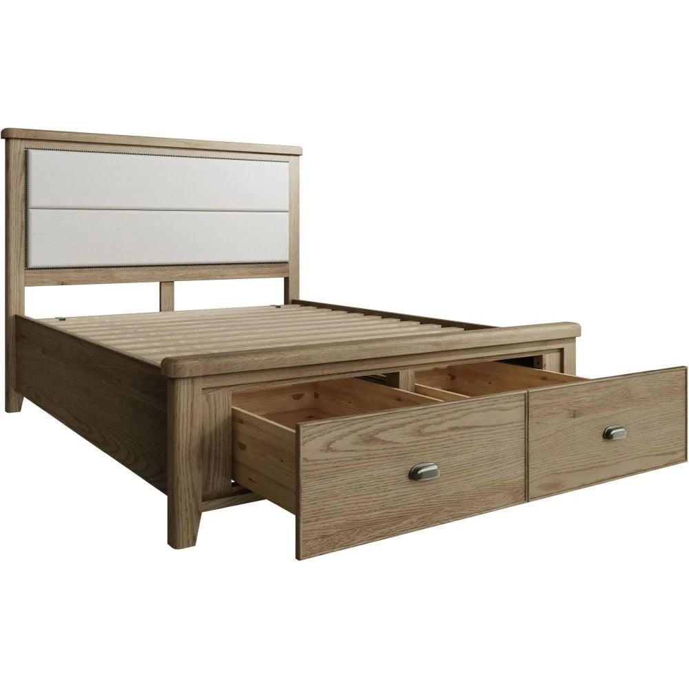 With a radiant warm oak finish, this collection brings a sumptuous and elegant traditional style that is set to complement any interior. Impressive quality runs through every detail, from the rounded corners and tapered legs to the thick oak tops and solid proportions.