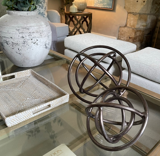 Hydra brass knot set.