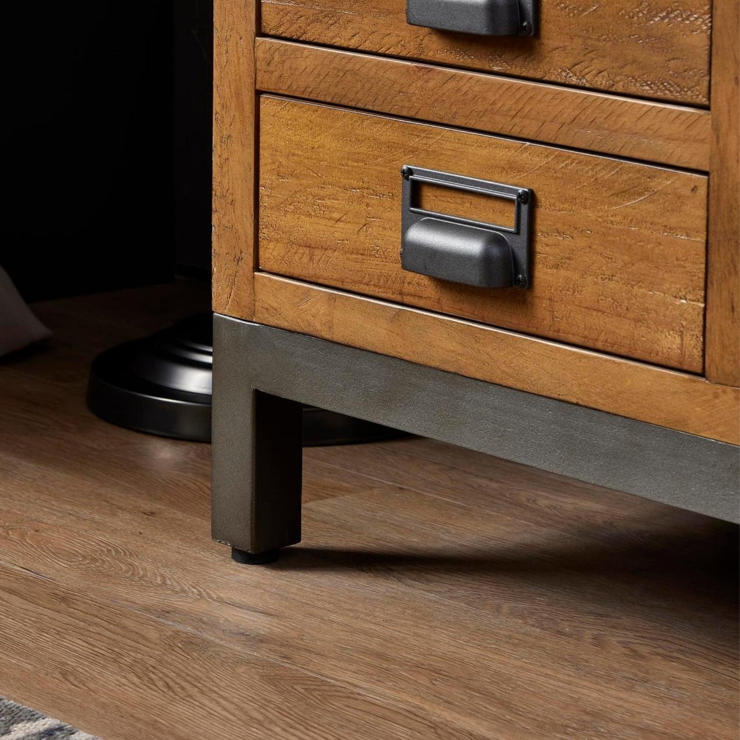 The Devon Collection 20 Drawer Merchant Chest